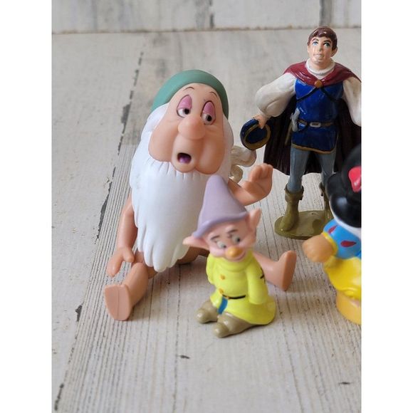 Disney Princess Snow White Prince Charming dwarves playset toy figure - Picture 2 of 11